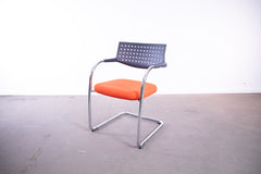 Vitra "Vis a vis" Step, Freischwinger, nicht stapelbar, Chrom/Orange
