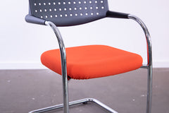 Vitra "Vis a vis" Step, Freischwinger, nicht stapelbar, Chrom/Orange
