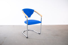 Kelly Armq, Freischwinger, Chrom/Holz/Blau
