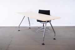 Vitra "Ad hoc" Konferenztisch, Ahorn/Chrom