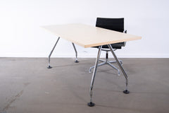 Vitra "Ad hoc" Konferenztisch, Ahorn/Chrom