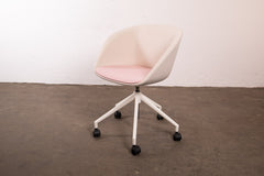 Sedus Cosy-Drehstuhl "On Spot" UC-201 mit Rollen, Weiß/Creme/Rosa