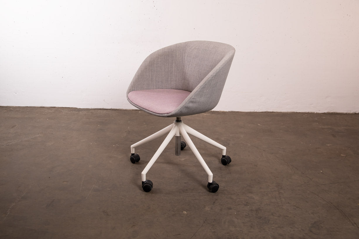 Sedus Cosy-Drehstuhl "On Spot" UC-201 mit Rollen, Weiß/Grau/Rosa