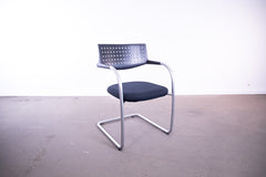 Vitra "Vi s avis Step", Freischwinger, nicht stapelbar, Silbergrau matt/Schwarz