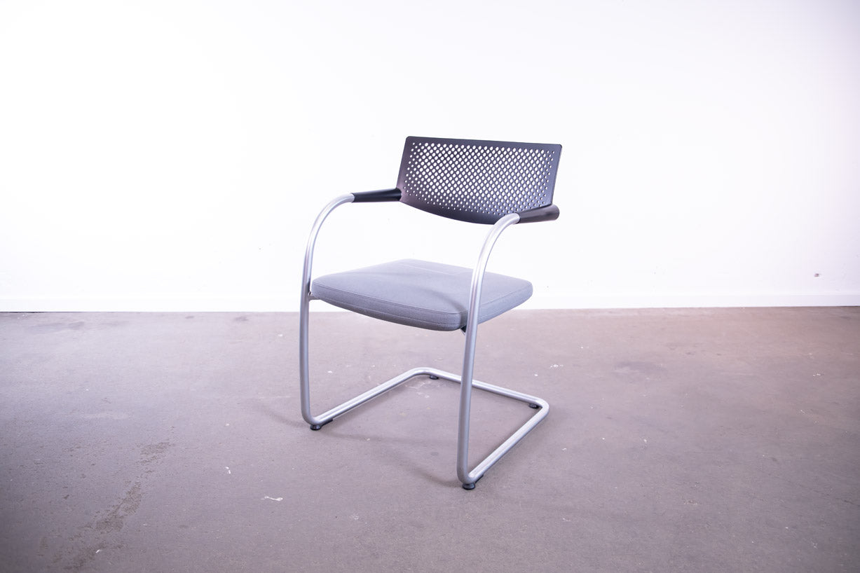 Vitra "Vis a vis Step", Freischwinger, nicht stapelbar, Silbergrau matt/Hellgrau