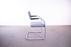 Vitra "Vis a vis Step", Freischwinger, nicht stapelbar, Silbergrau matt/Hellgrau