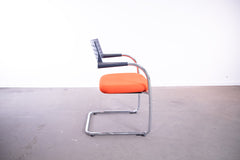 Vitra "Vis a vis" Step, Freischwinger, stapelbar, Chrom/Rotorange