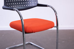 Vitra "Vis a vis" Step, Freischwinger, stapelbar, Chrom/Orange