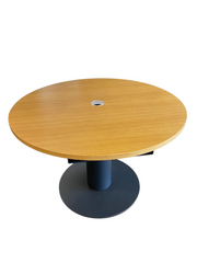 Besprechungstisch rund mit Kabelanschluss - Oberhaizinger