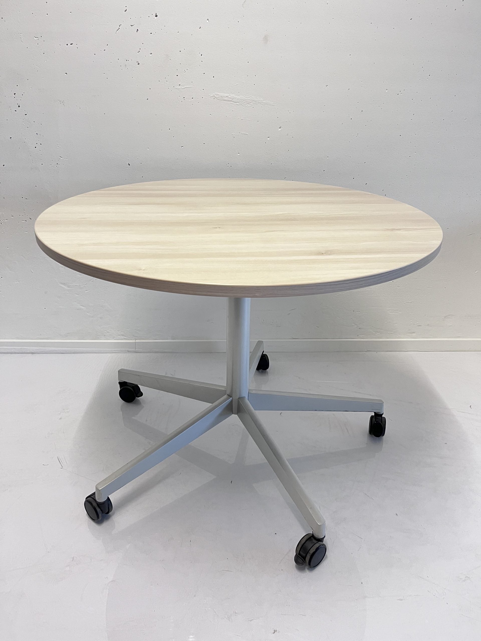 Besprechungstisch rund Akazie - Steelcase