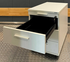 Febrü, Rollcontainer