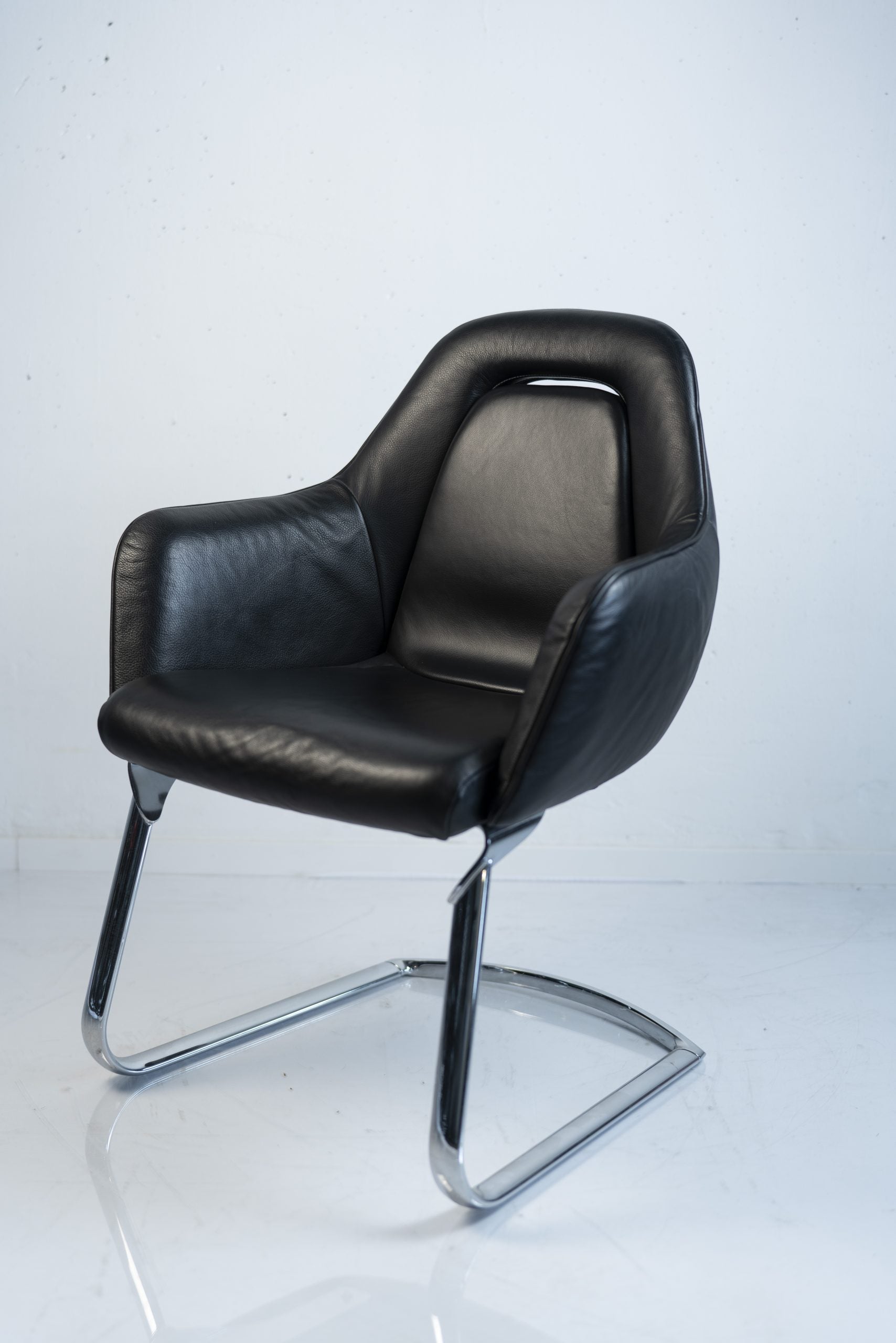 Giroflex, Freischwinger, Leder, Chrom/Schwarz