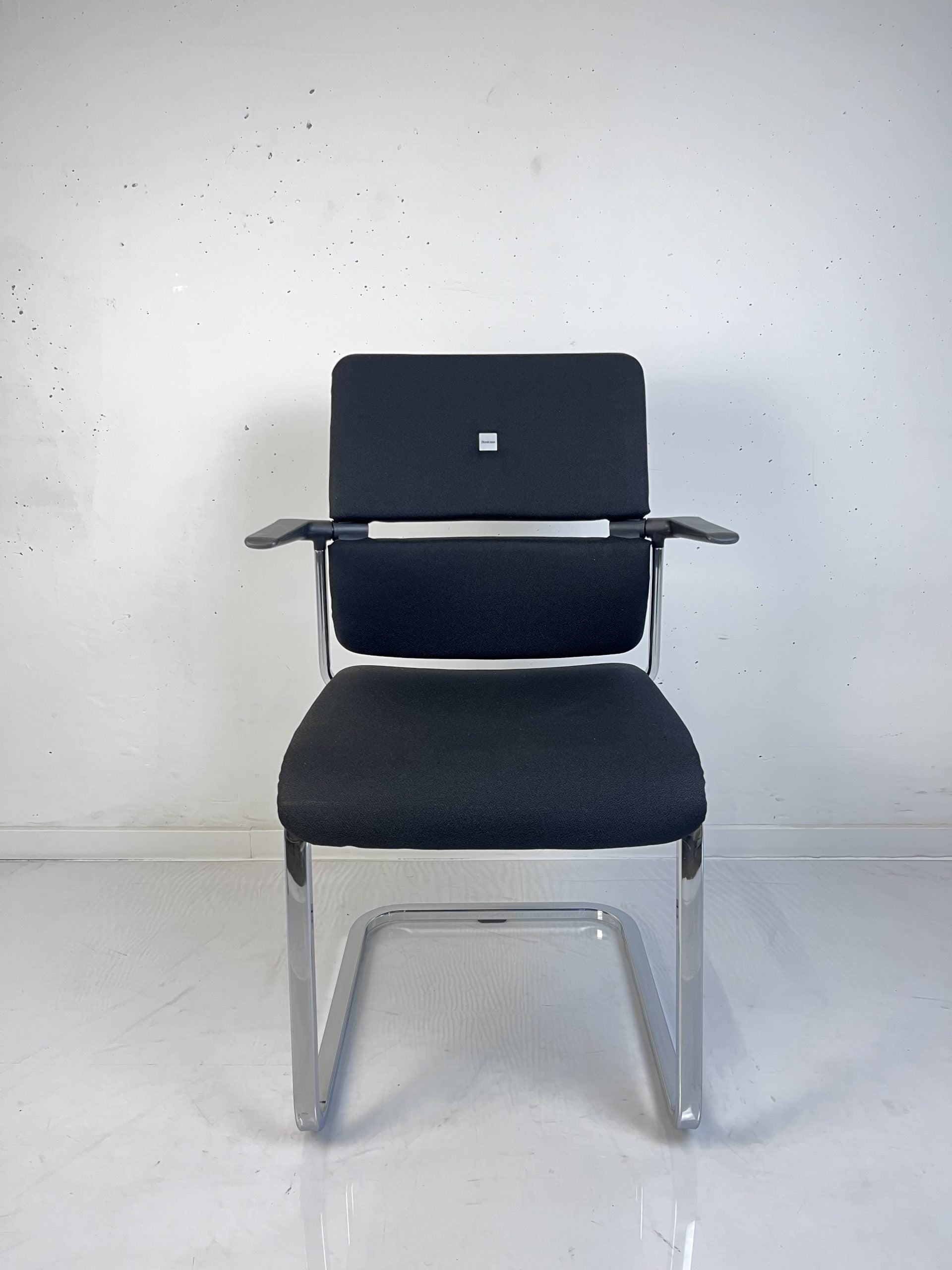 Steelcase "Please", Freischwinger, Chrom/Schwarz