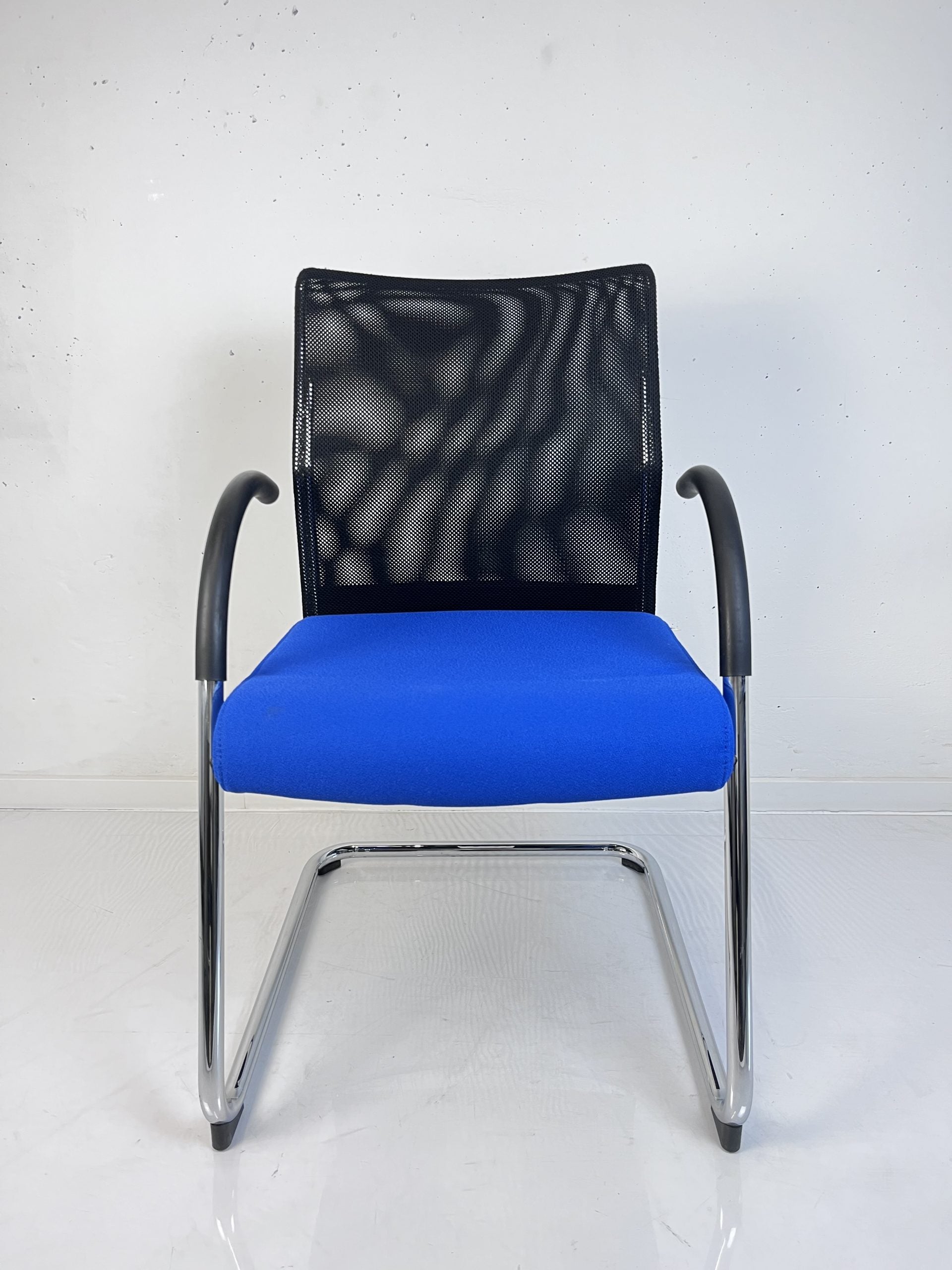 Freischwinger blau - Dauphin