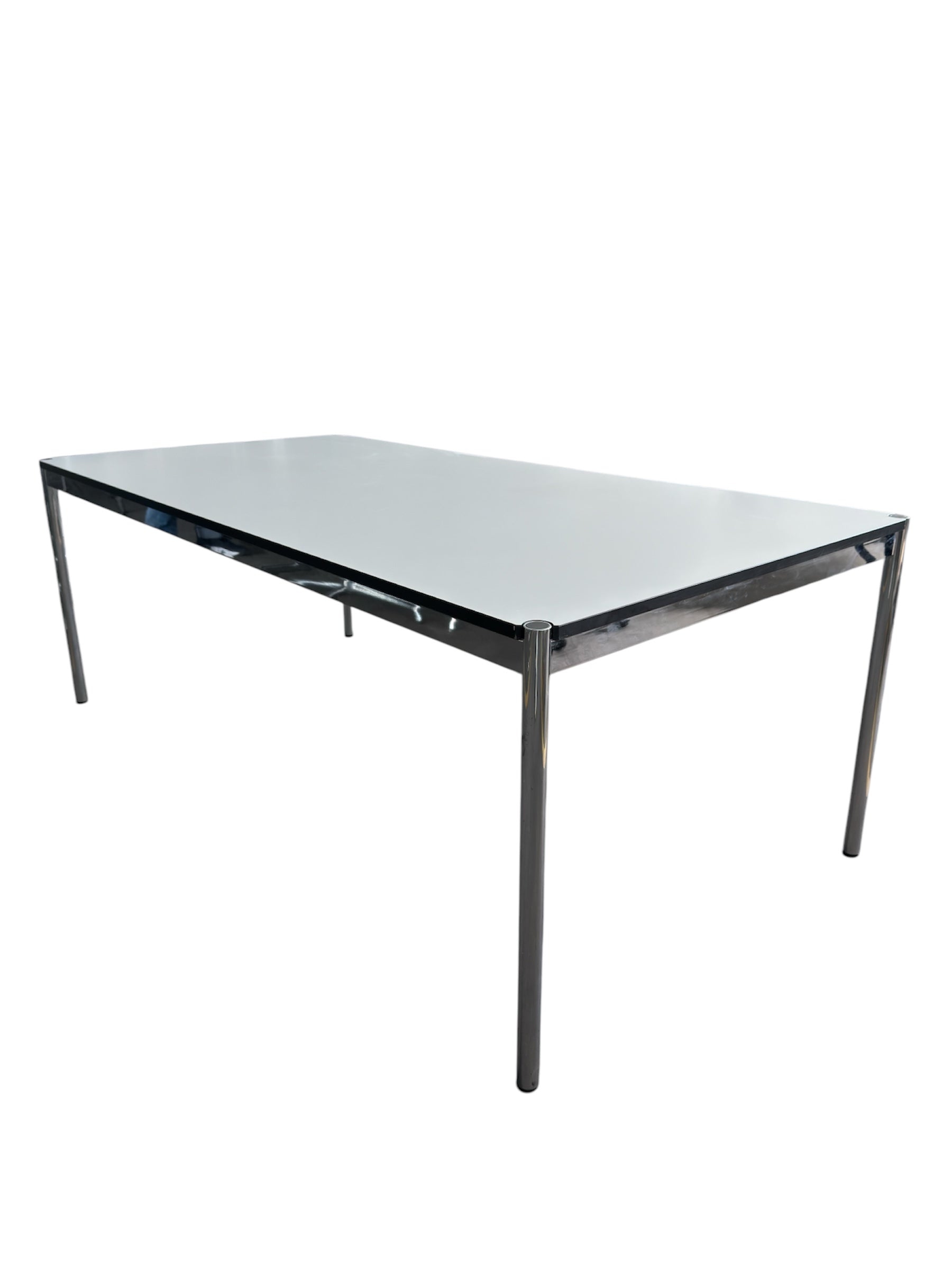 USM Haller Schreibtisch 200x100 lichtgrau