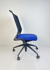 Bürostuhl, blau/schwarz ohne Armlehne - vitra.