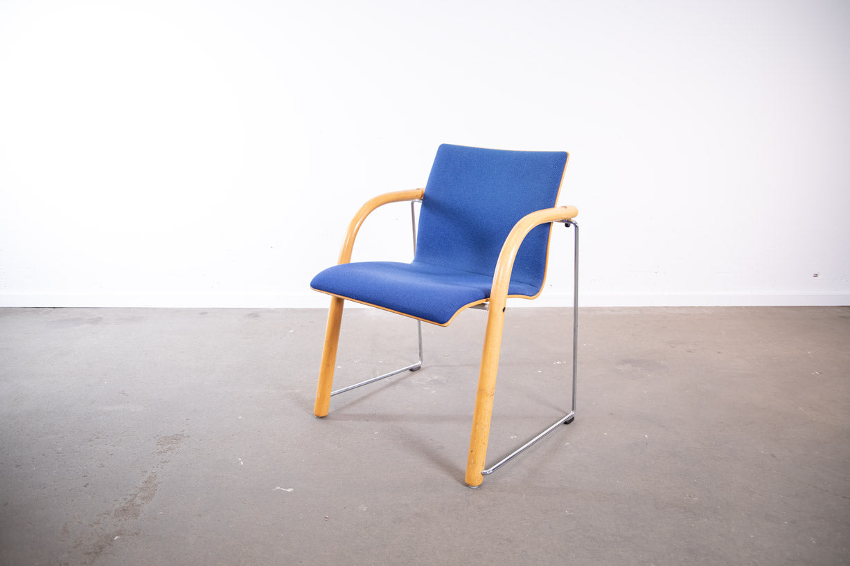 Thonet "S320", Besucherstuhl, Holz/Chrom/Blau