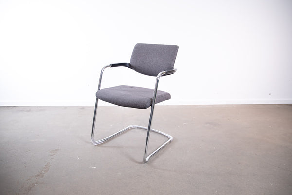 Freischwinger Interstuhl "570N", Stapelstuhl, Chrom/Grau