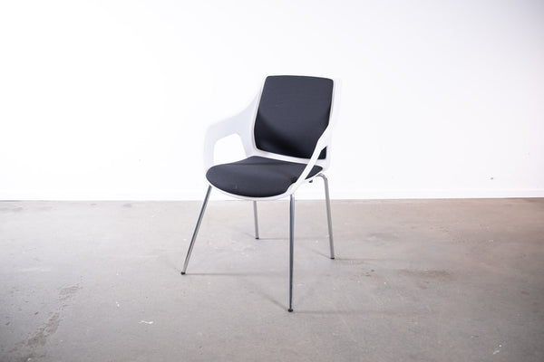 VottelerDesign Besucherstuhl, Chrom/Weiß/Dunkelgrau