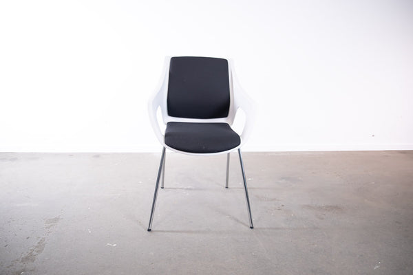 VottelerDesign Besucherstuhl, Chrom/Weiß/Dunkelgrau