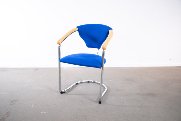Kelly Armq, Freischwinger, Chrom/Holz/Blau