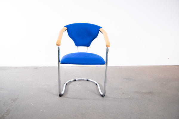 Kelly Armq, Freischwinger, Chrom/Holz/Blau