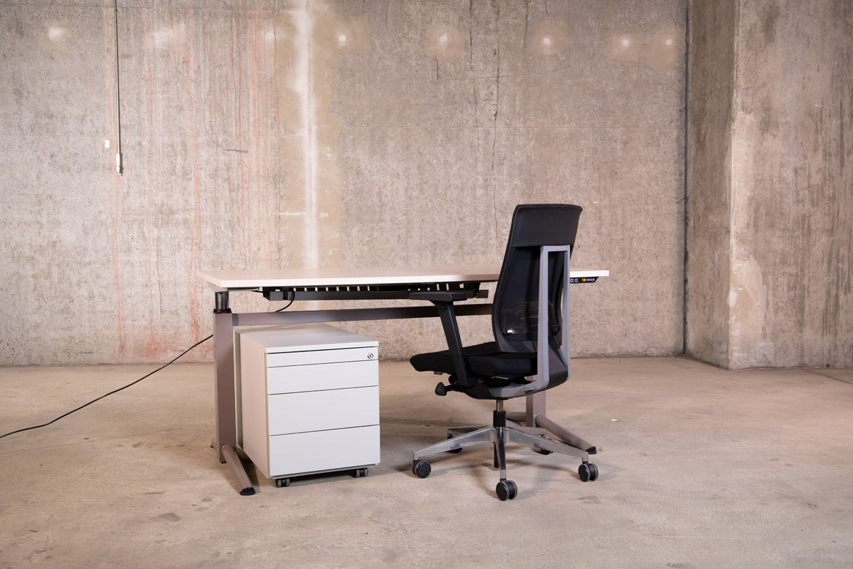 Steelcase - elektrisch höhen verstellbarer Schreibtisch Weiß 160x80