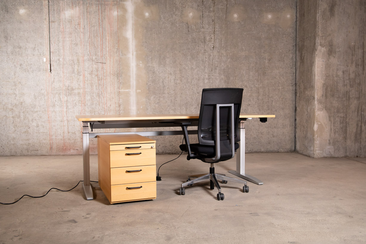 Ceka  – elektrisch höhenverstellbarer Schreibtisch Buche 200 x 100 cm