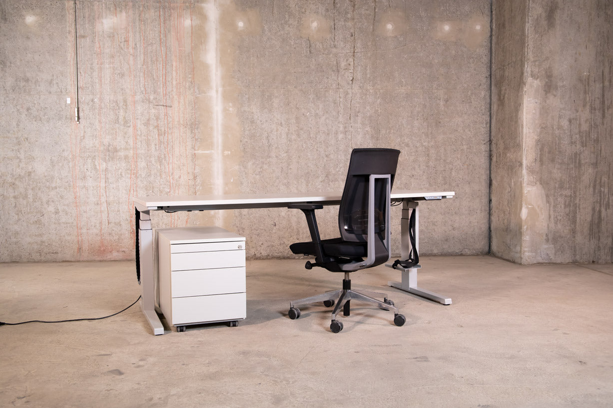 Steelcase elektrisch höhenverstellbarer Schreibtisch Weiß 200x80cm