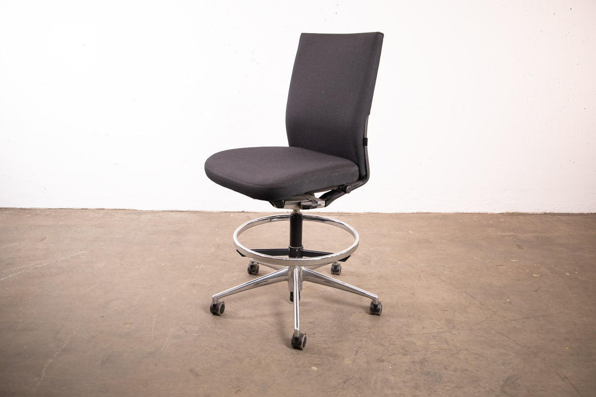 Vitra "Axess", Counterstuhl, Schwarz