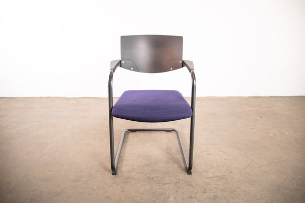 König + Neurath "OKAY.II", Freischwinger, Schwarz/Blau