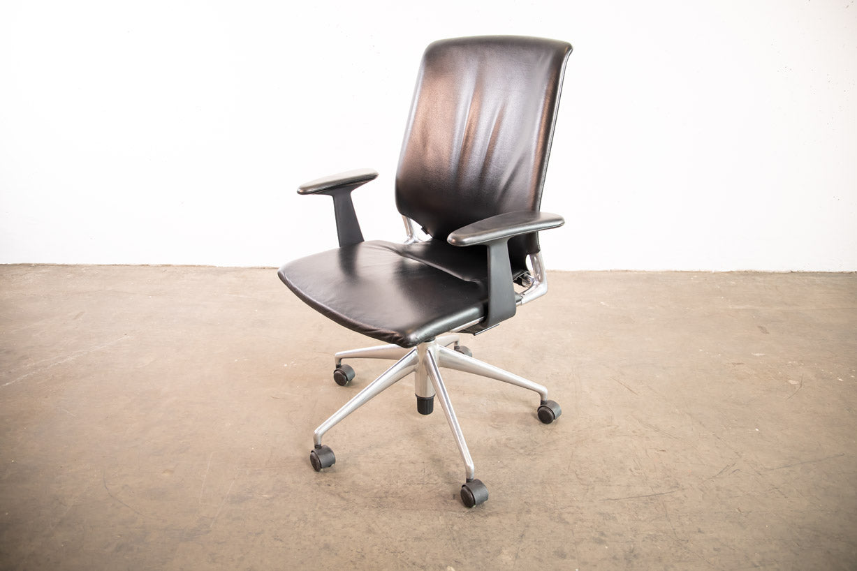 Vitra Meda Chair schwarz Leder