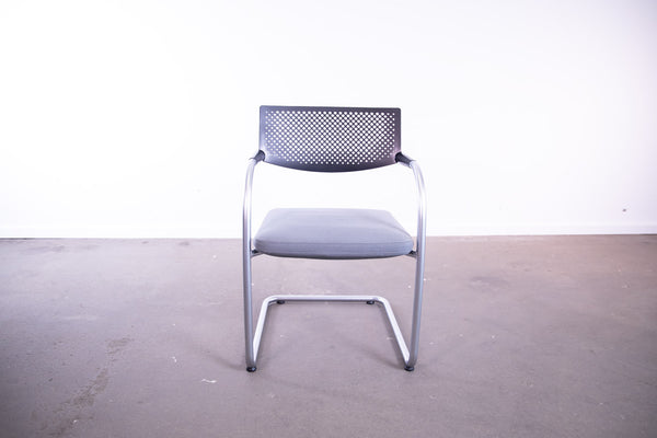 Vitra "Vis a vis Step", Freischwinger, nicht stapelbar, Silbergrau matt/Hellgrau