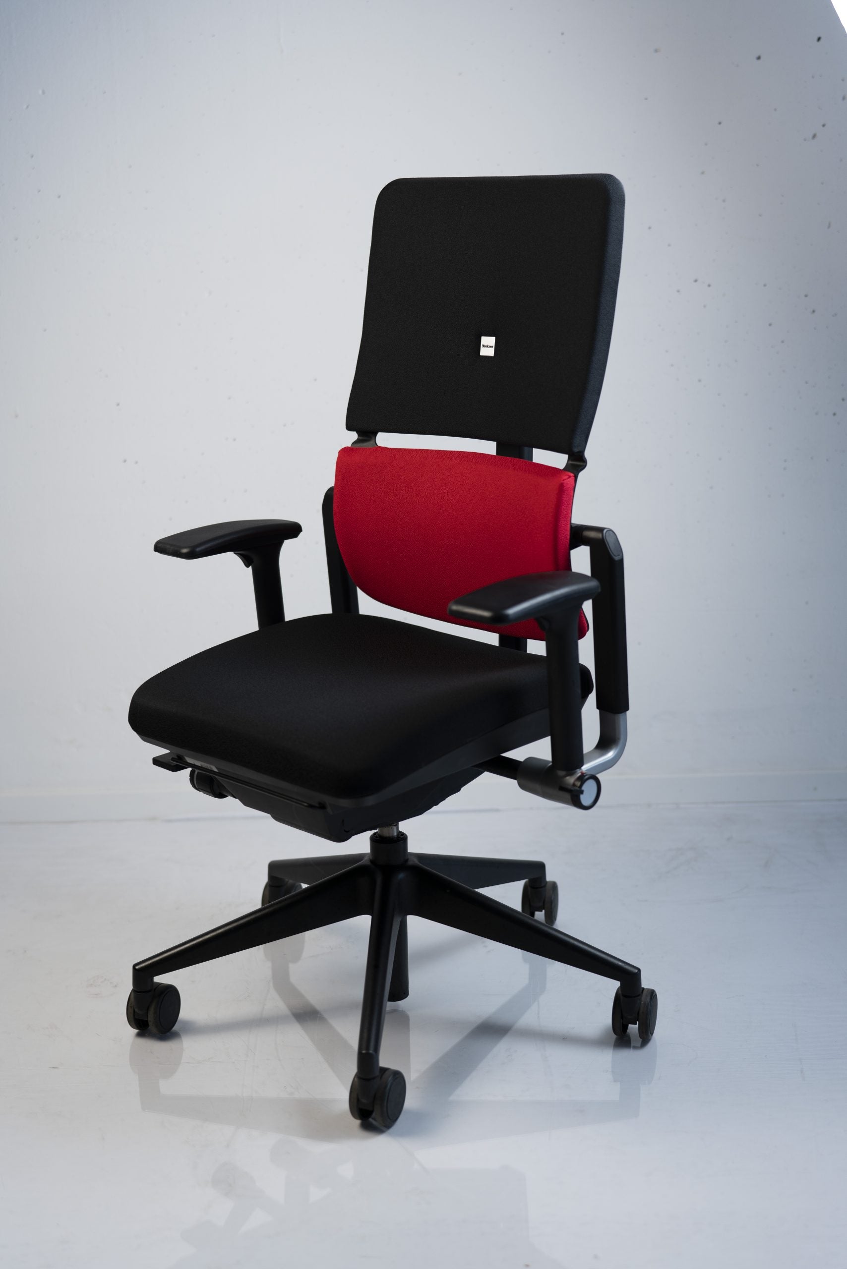 Drehstuhl ''Please''; schwarz/rot - Steelcase