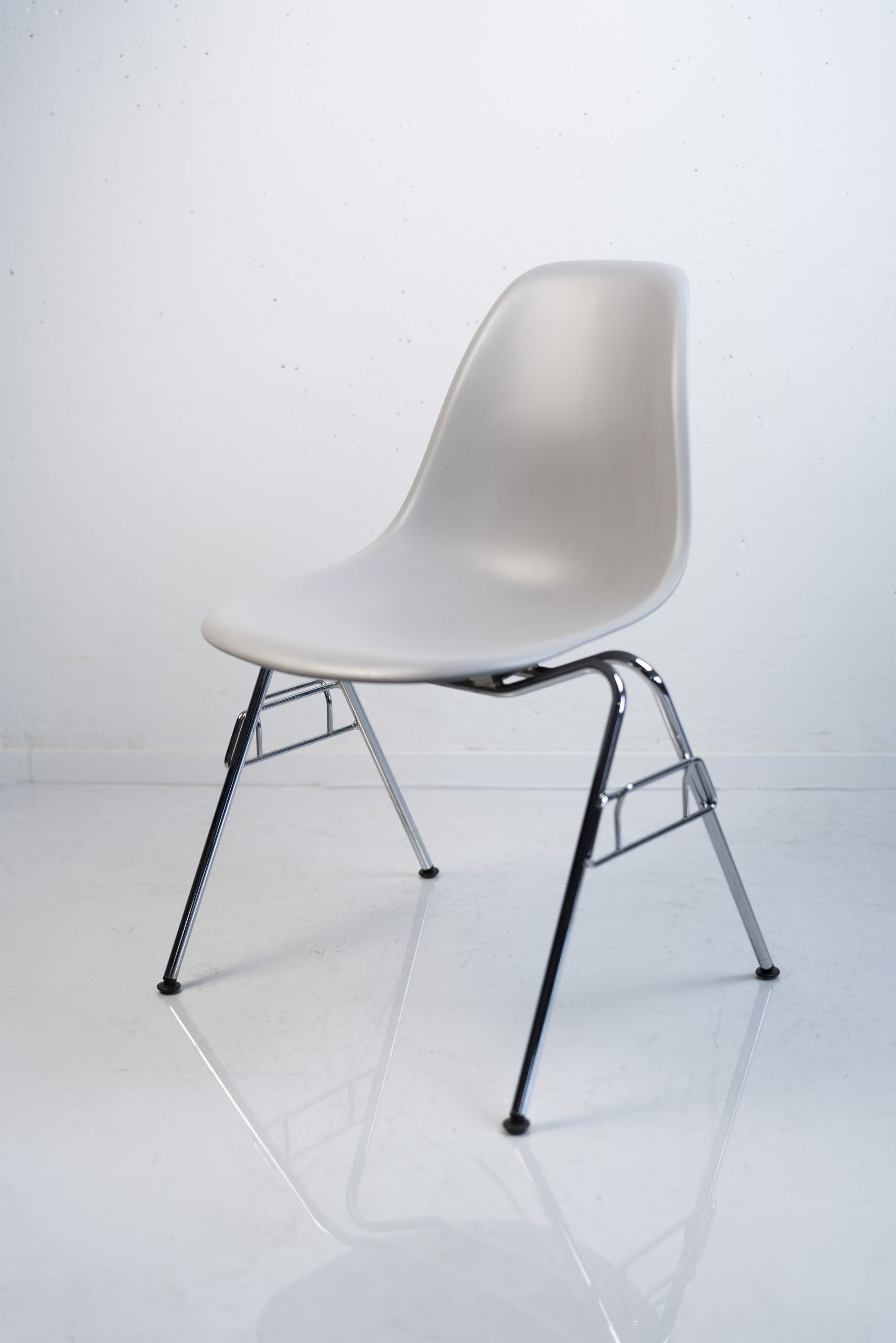 Eames Plastic Chair - Vitra