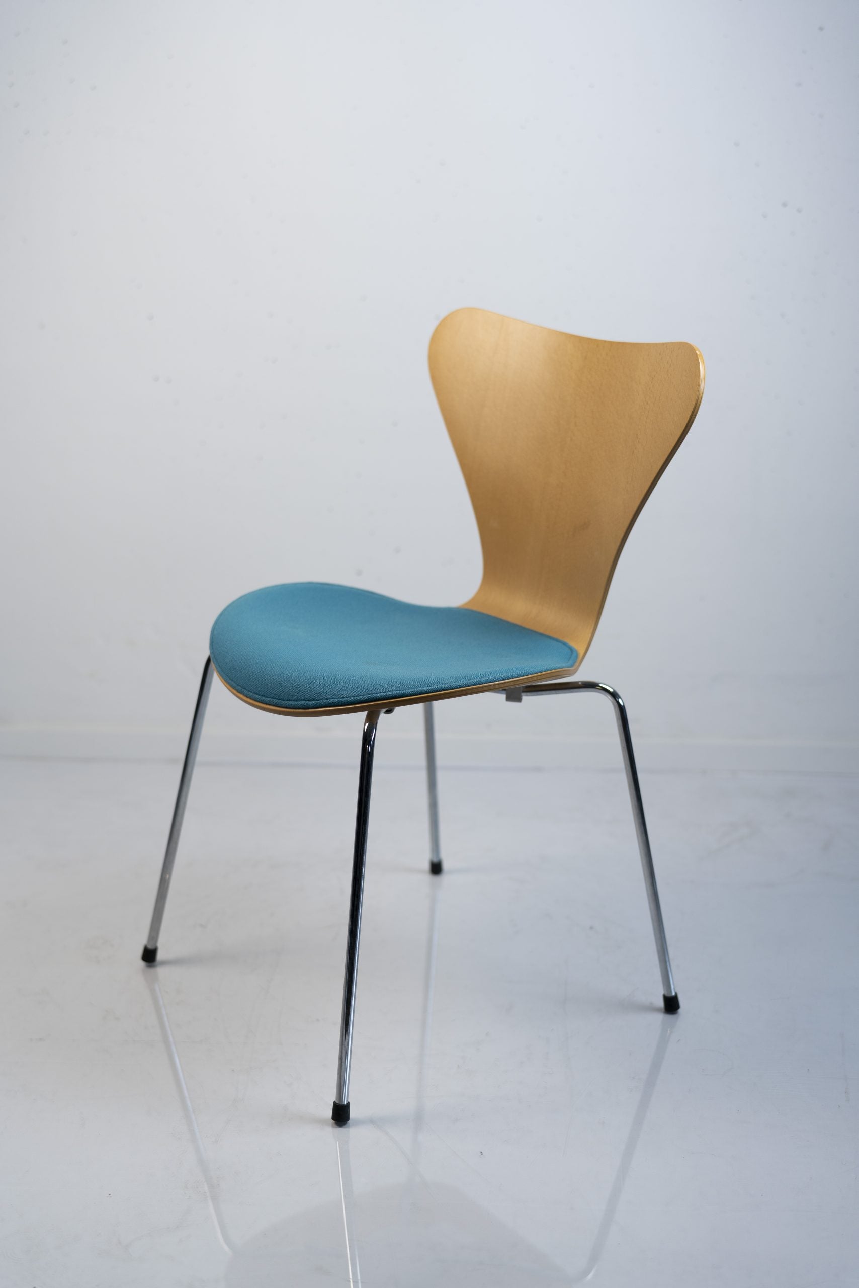 Fritz Hansen "Serie 7" Buche/Chrom/Türkis
