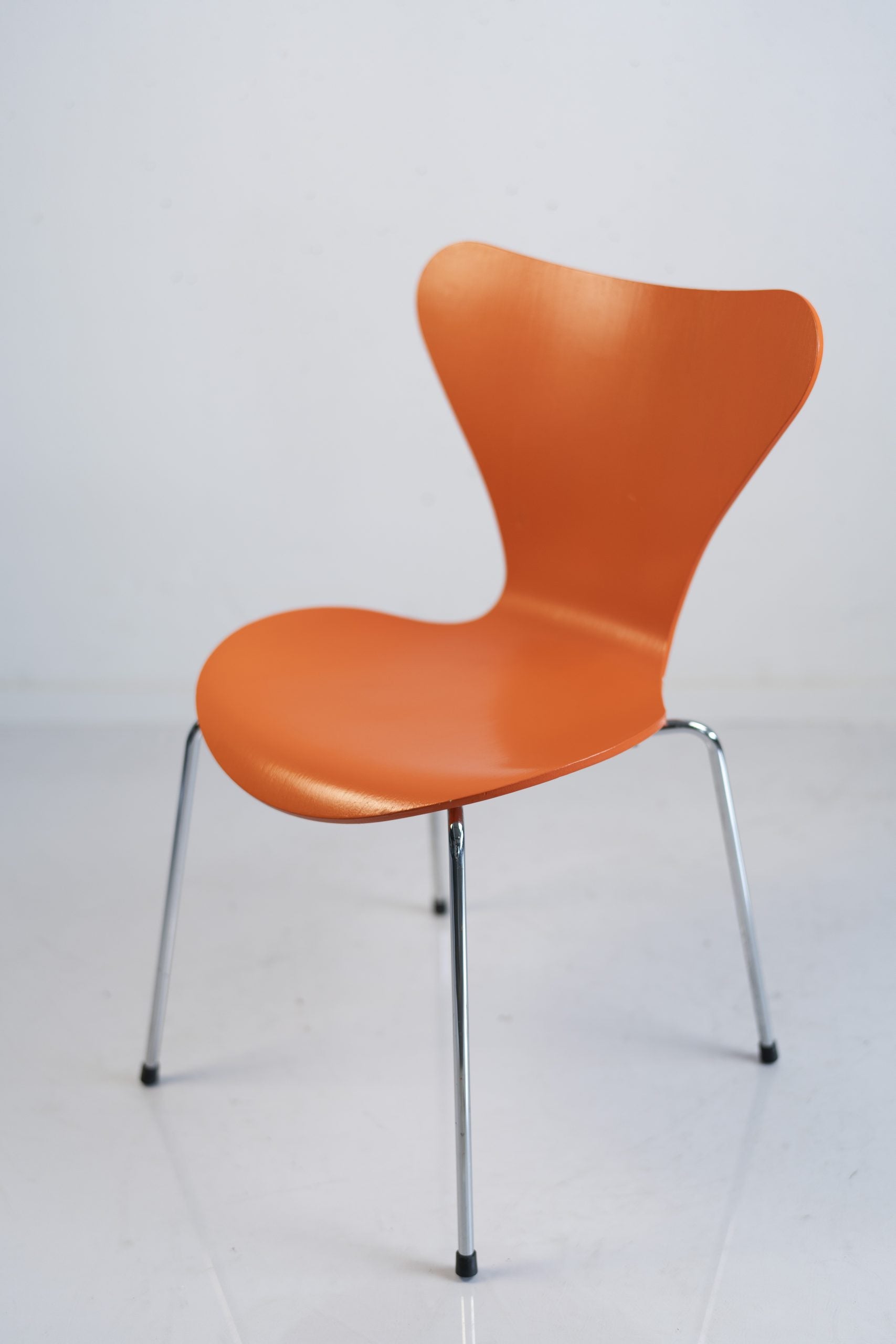Fritz Hansen "Serie 7" Eiche/Chrom - Orange überlackiert