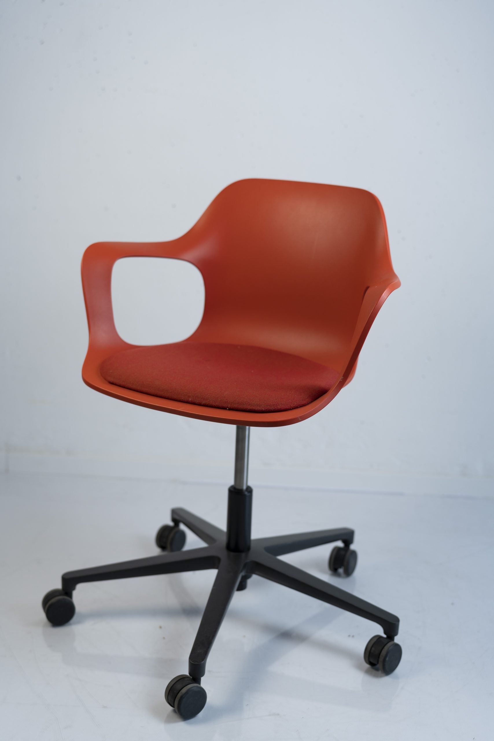 Konferenzdrehstuhl "HAL RE Armchair Studio" - Vitra