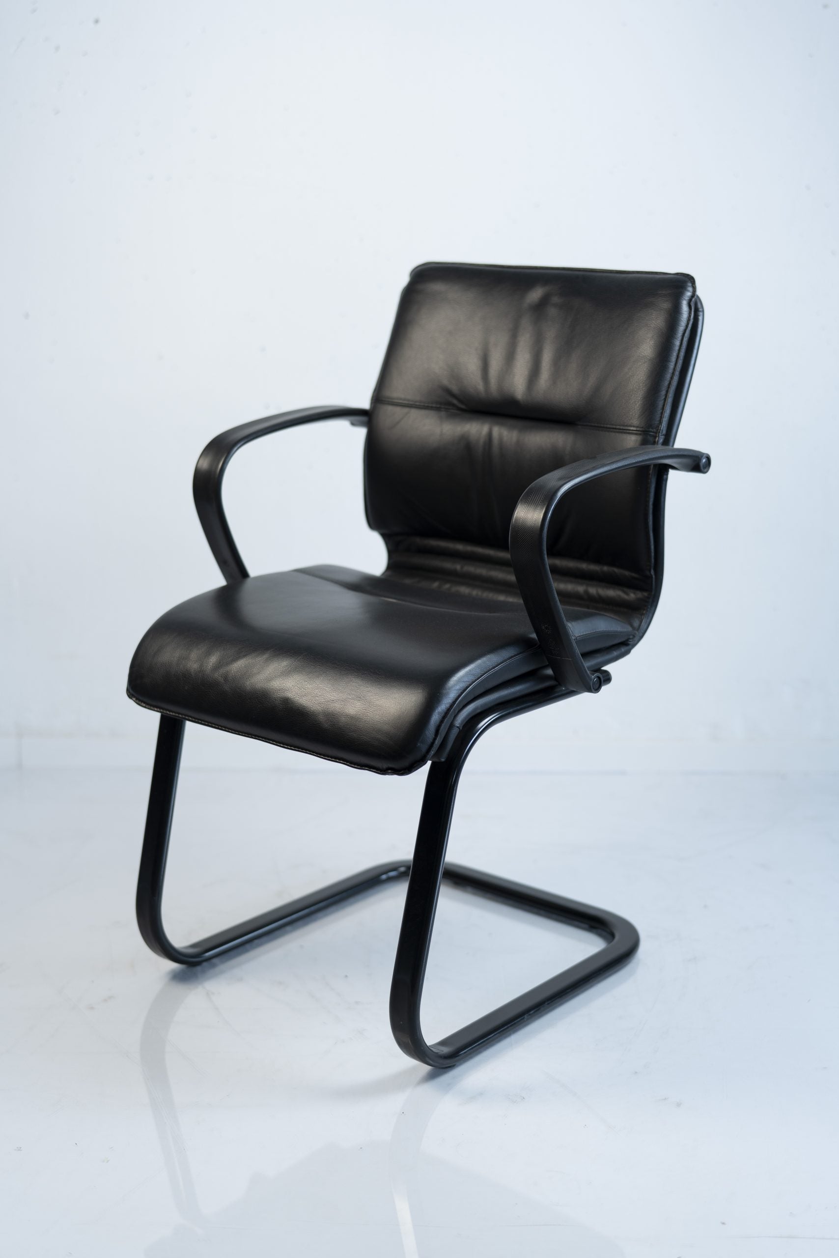 Ledersessel, Freischwinger, Schwarz