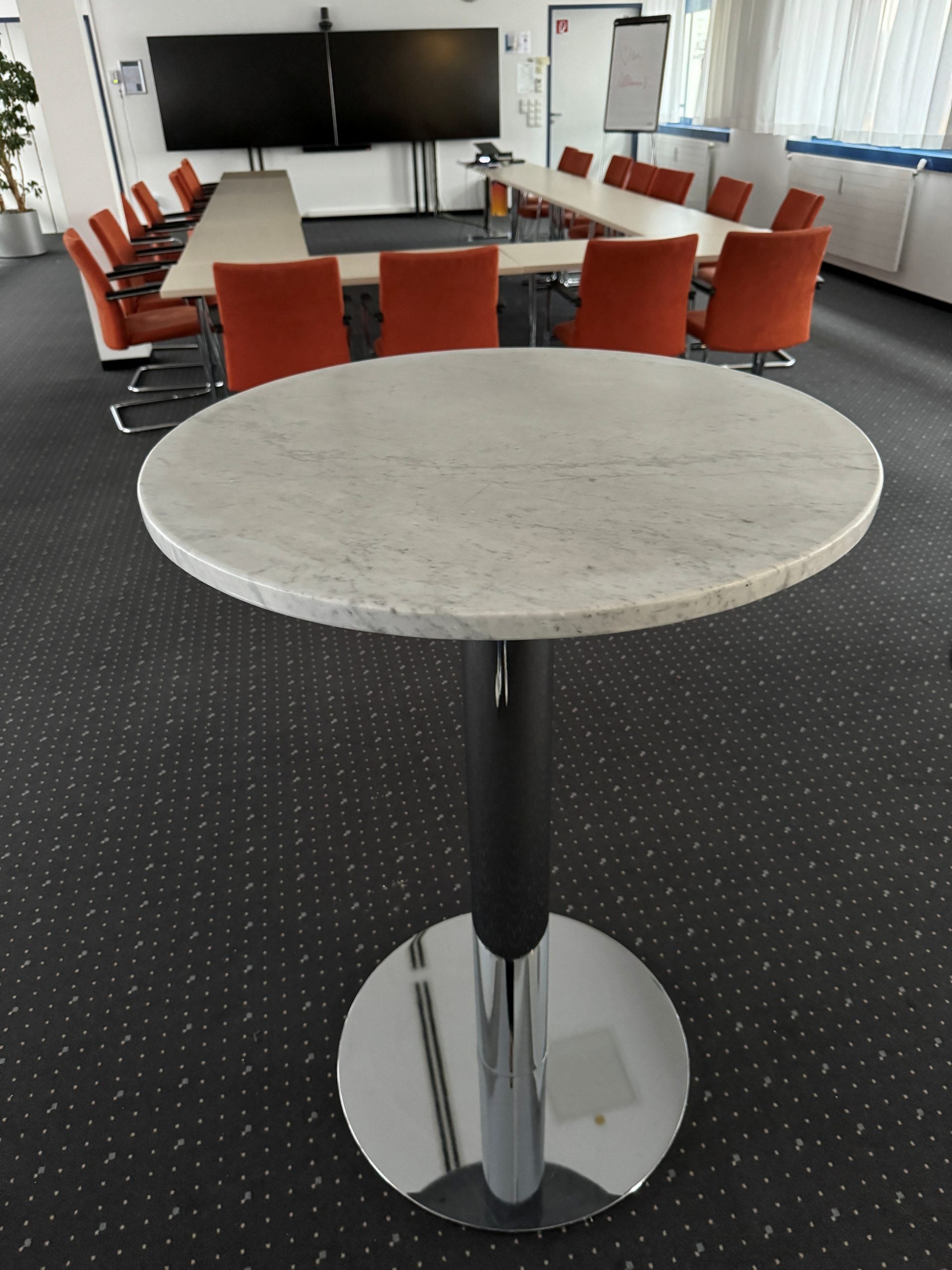 Stehtisch mit Marmorplatte - Thonet