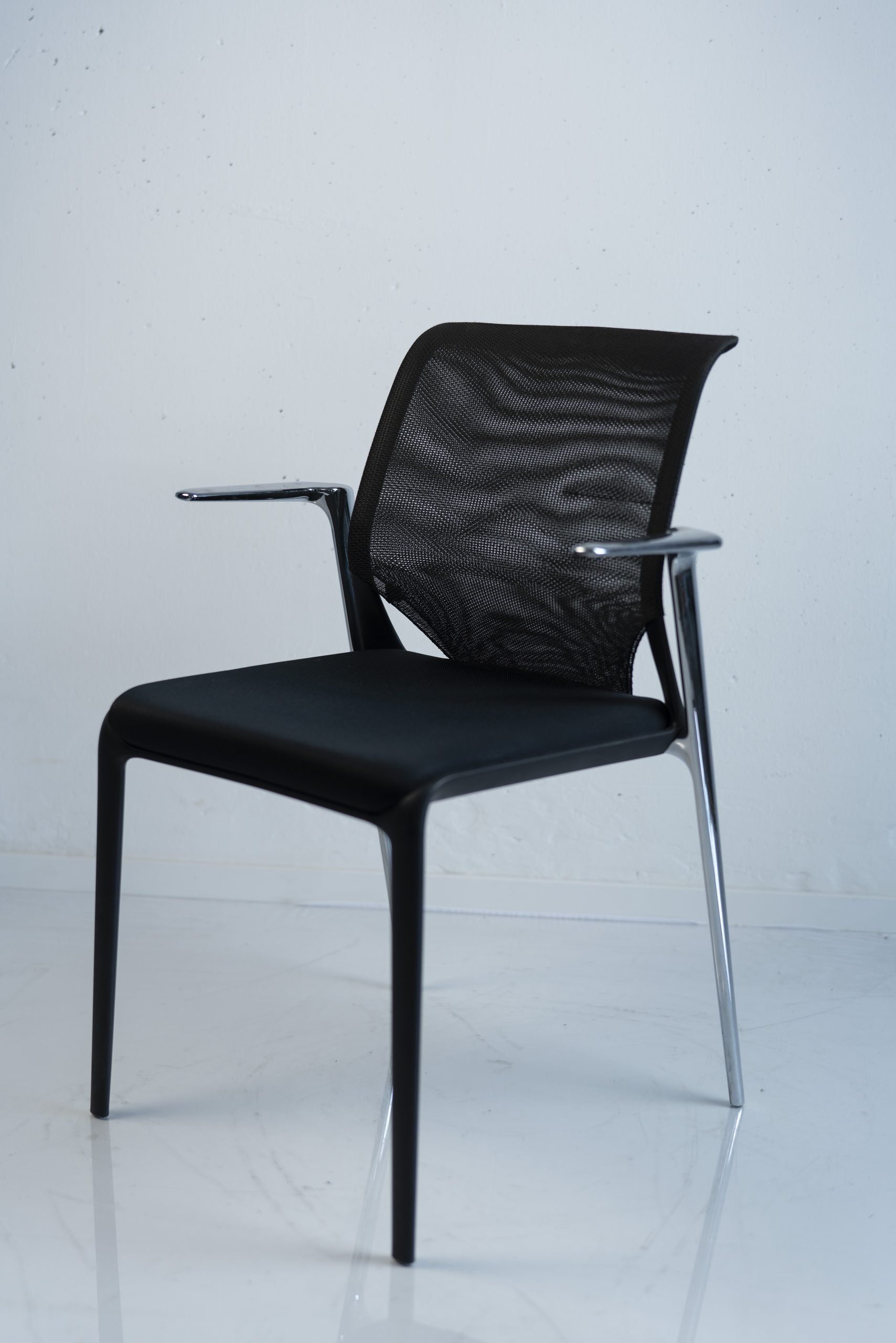 Vitra "MedaSlim", 4-Fuß-Stuhl, Chrom/Schwarz