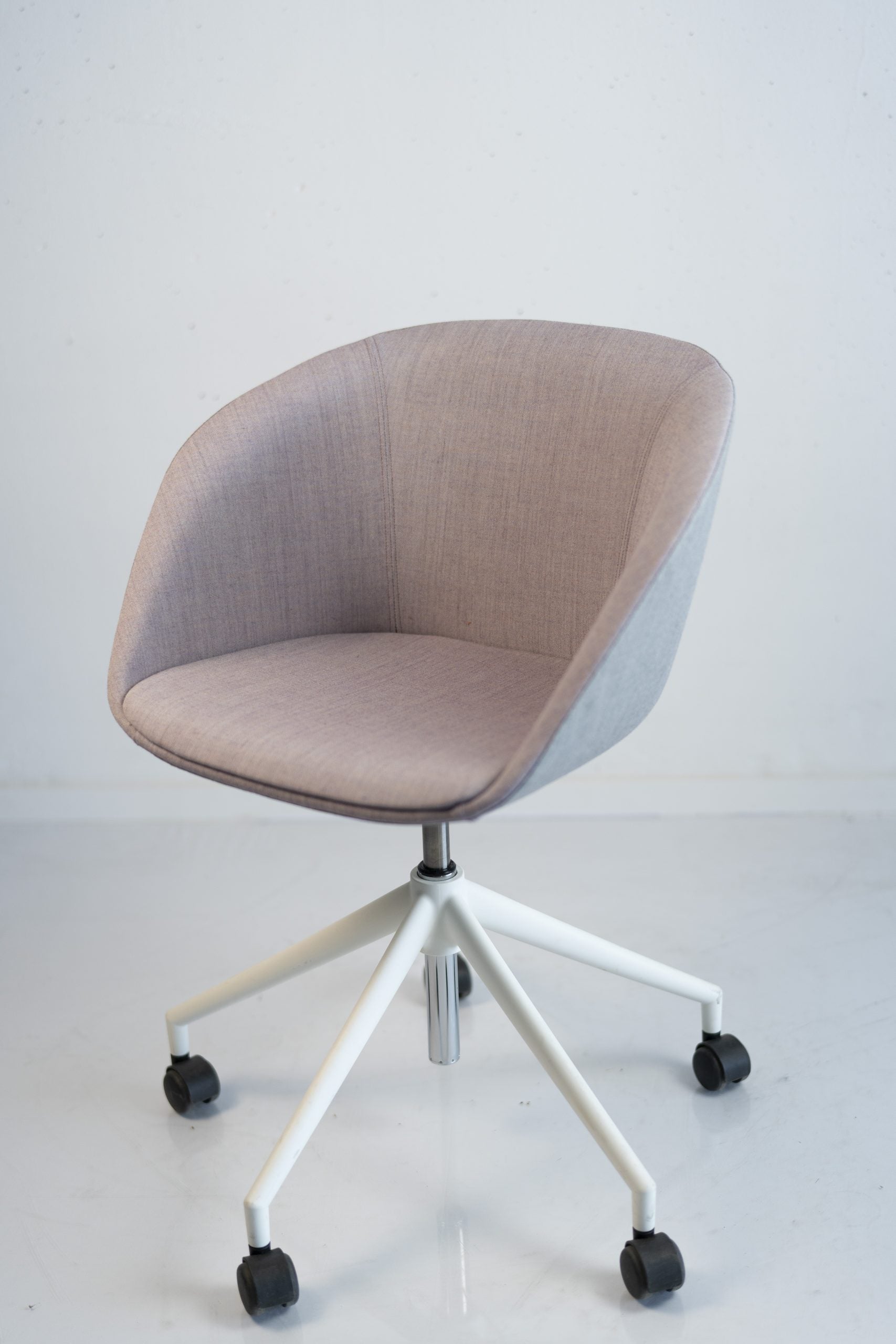 Sedus Cosy-Drehstuhl "On Spot" mit Rollen, Weiß/Rosa