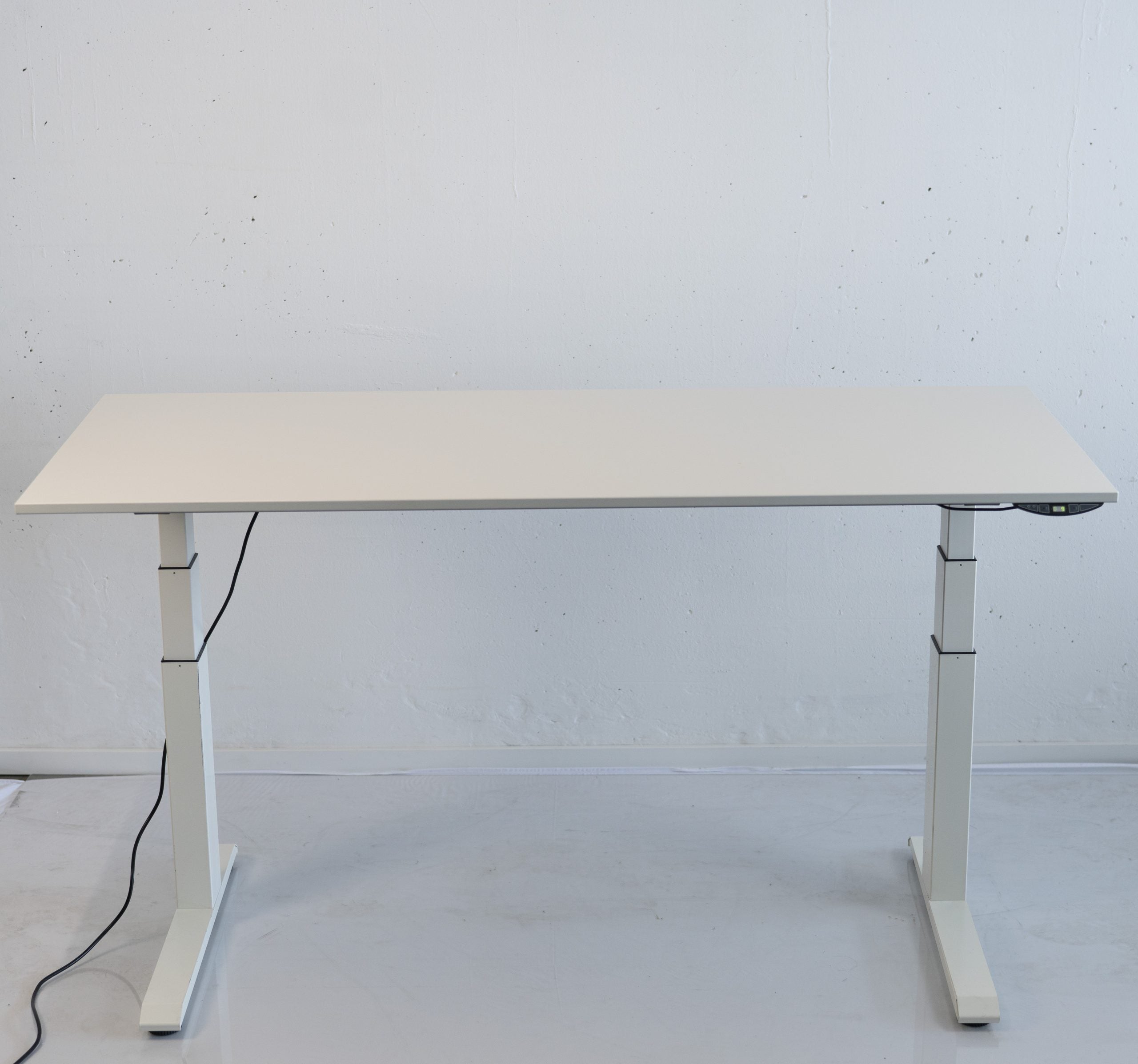 Schreibtisch elektrisch höhenverstellbar/180x80 - Sedus
