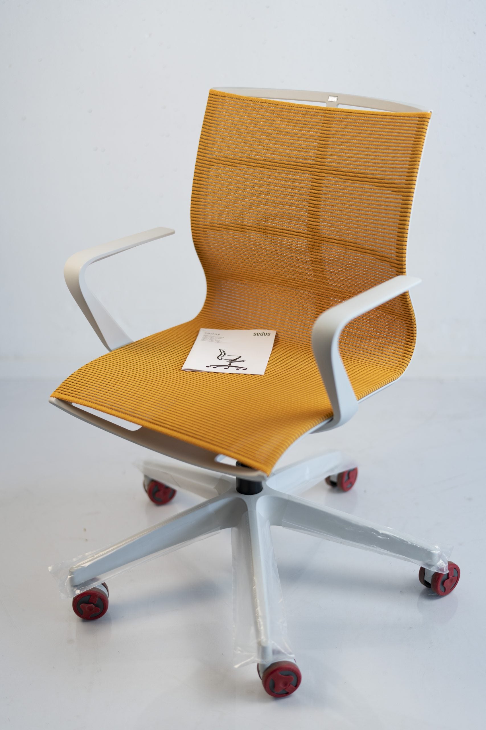 Sedus "se:joy", Konferenzdrehstuhl mit Rollen, Hellgrau/Orange, Ausstellungsstück