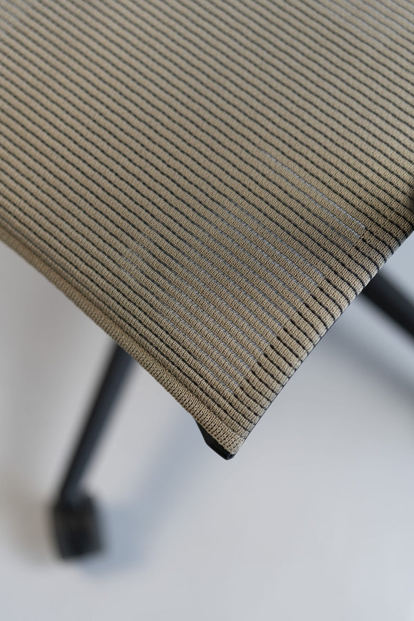 Sedus “se:joy”, Konferenzdrehstuhl mit Rollen, schwarz/beige, Ausstellungsstück