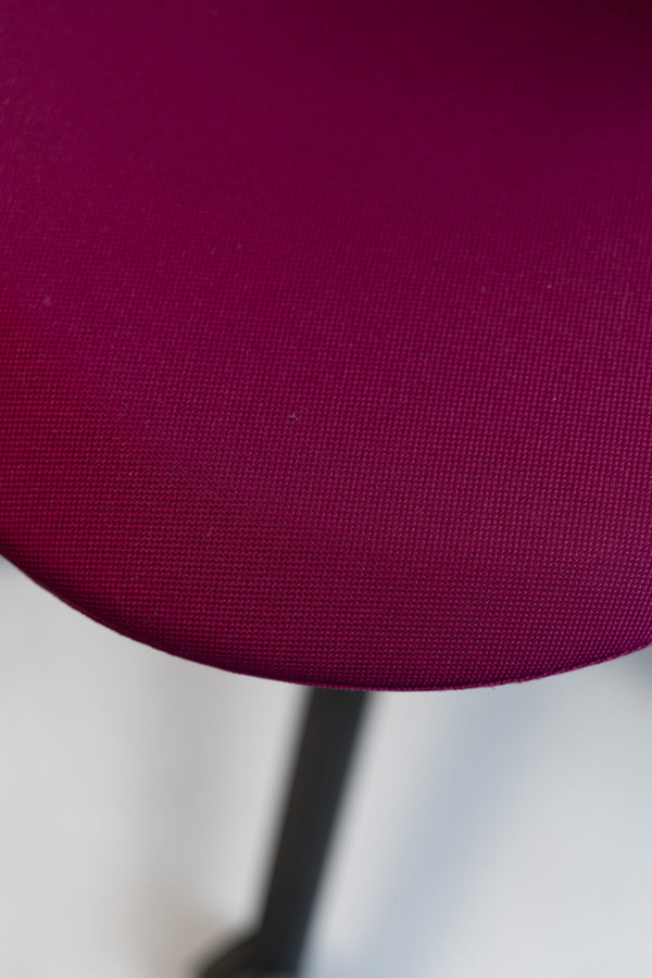 Sedus “turn around”, Drehstuhl, Schwarz/magenta