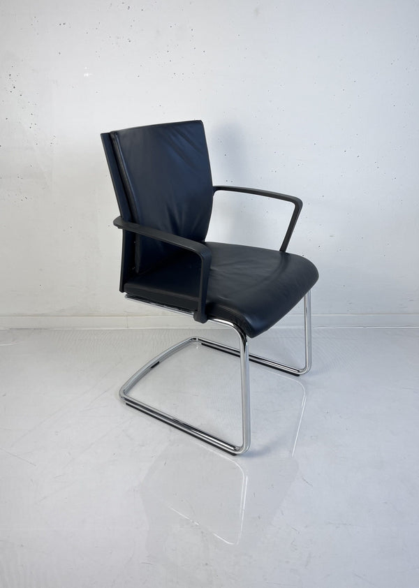 Steelcase, "Number one", Freischwinger, Leder, Chrom/Schwarz