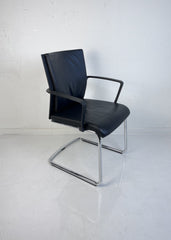 Steelcase, "Number one", Freischwinger, Leder, Chrom/Schwarz