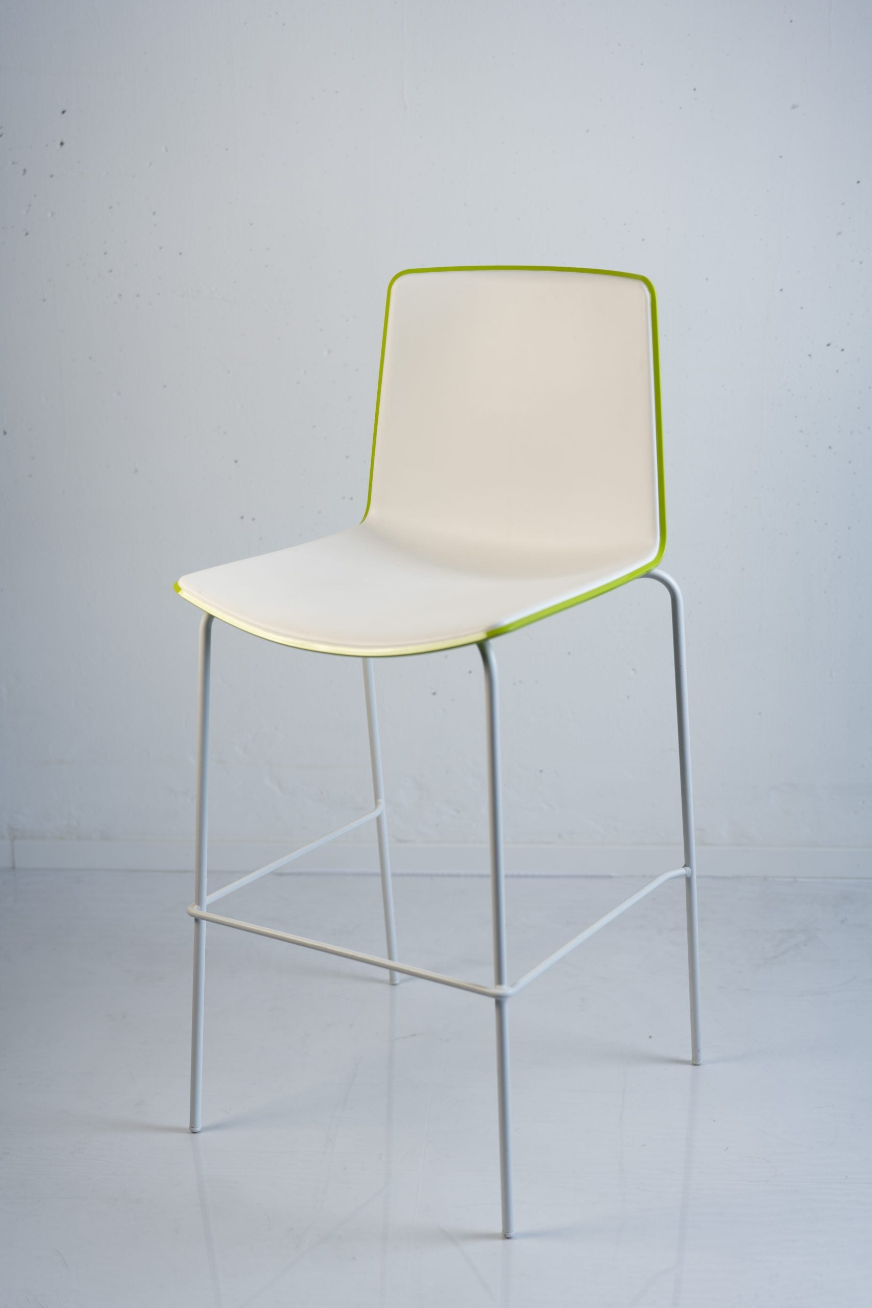 Barhocker Pedrali 892 - Tweet; Design by Marc Sadler