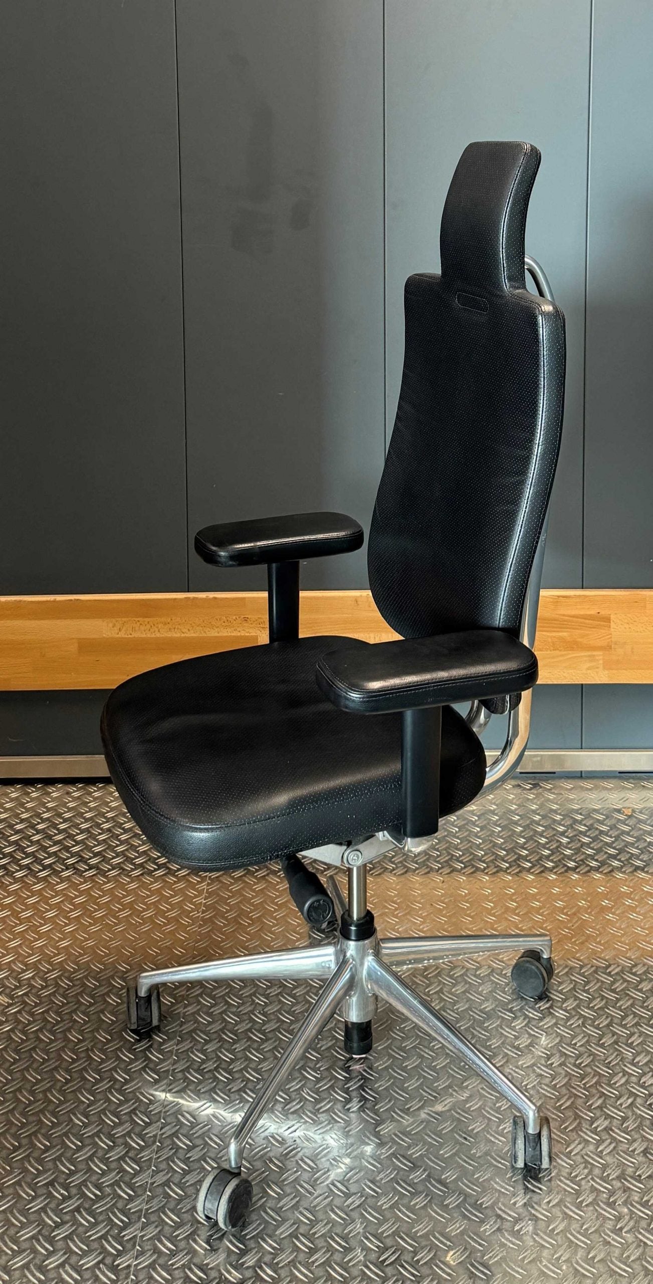 Bürostuhl “Headline”, Leder – Vitra